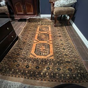 Handmade wool oriental rug